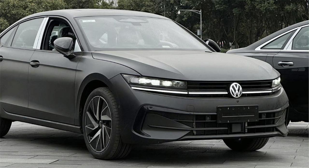 大众新一代迈腾b9实车图.