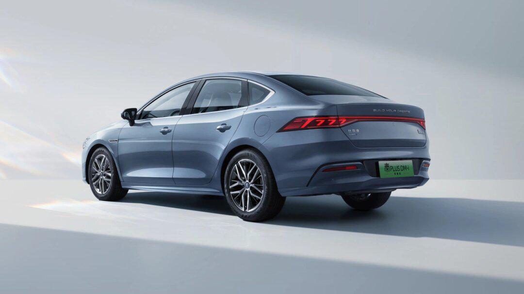 比亚迪秦plus dmi 荣耀版 7.98万元起