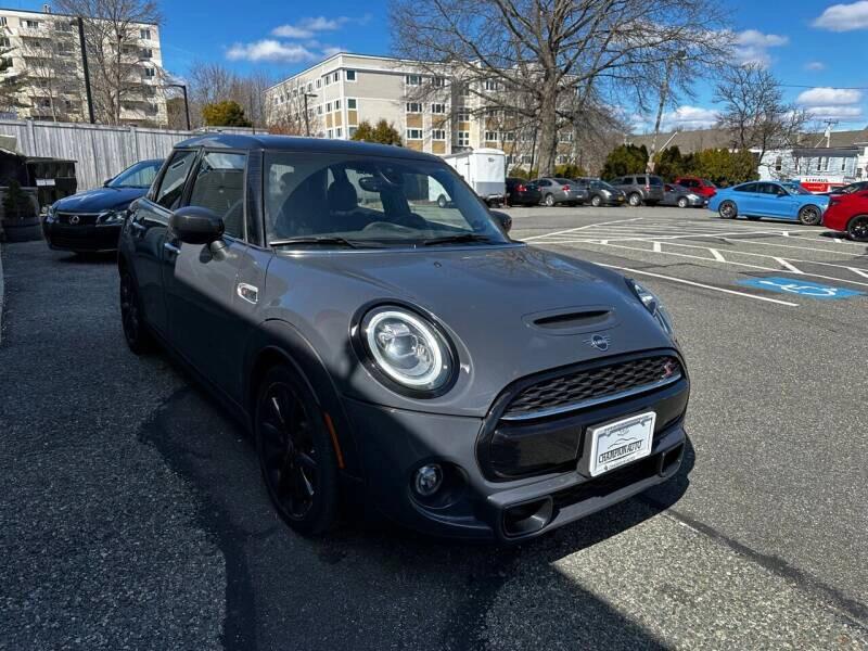 当前位置:>易车>社区>minipaceman社区>21年minicoopers到店!