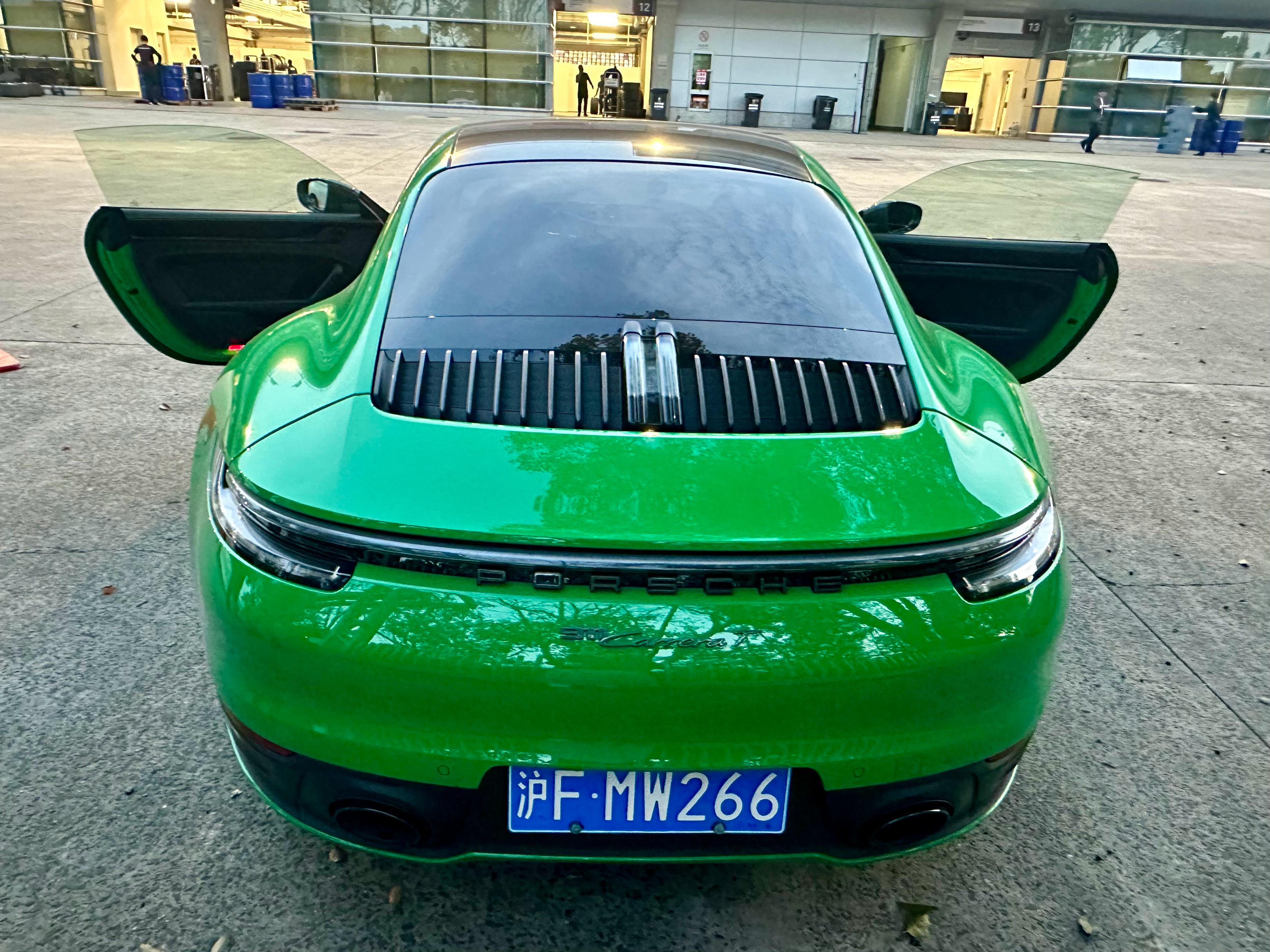 一辆漂亮的巨蟒绿911 carrera_保时捷911社区_易车社区