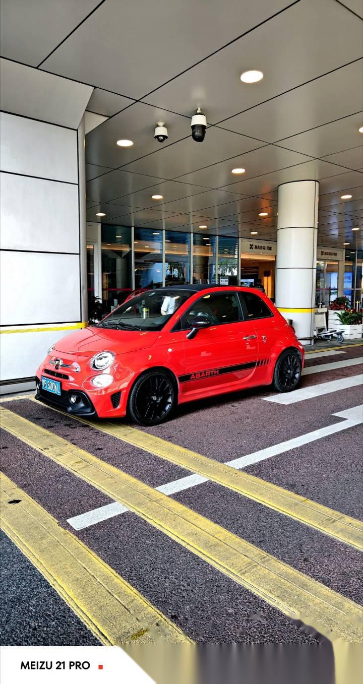 看完比赛直奔机场去上海, 去看看一台新车, 而且我