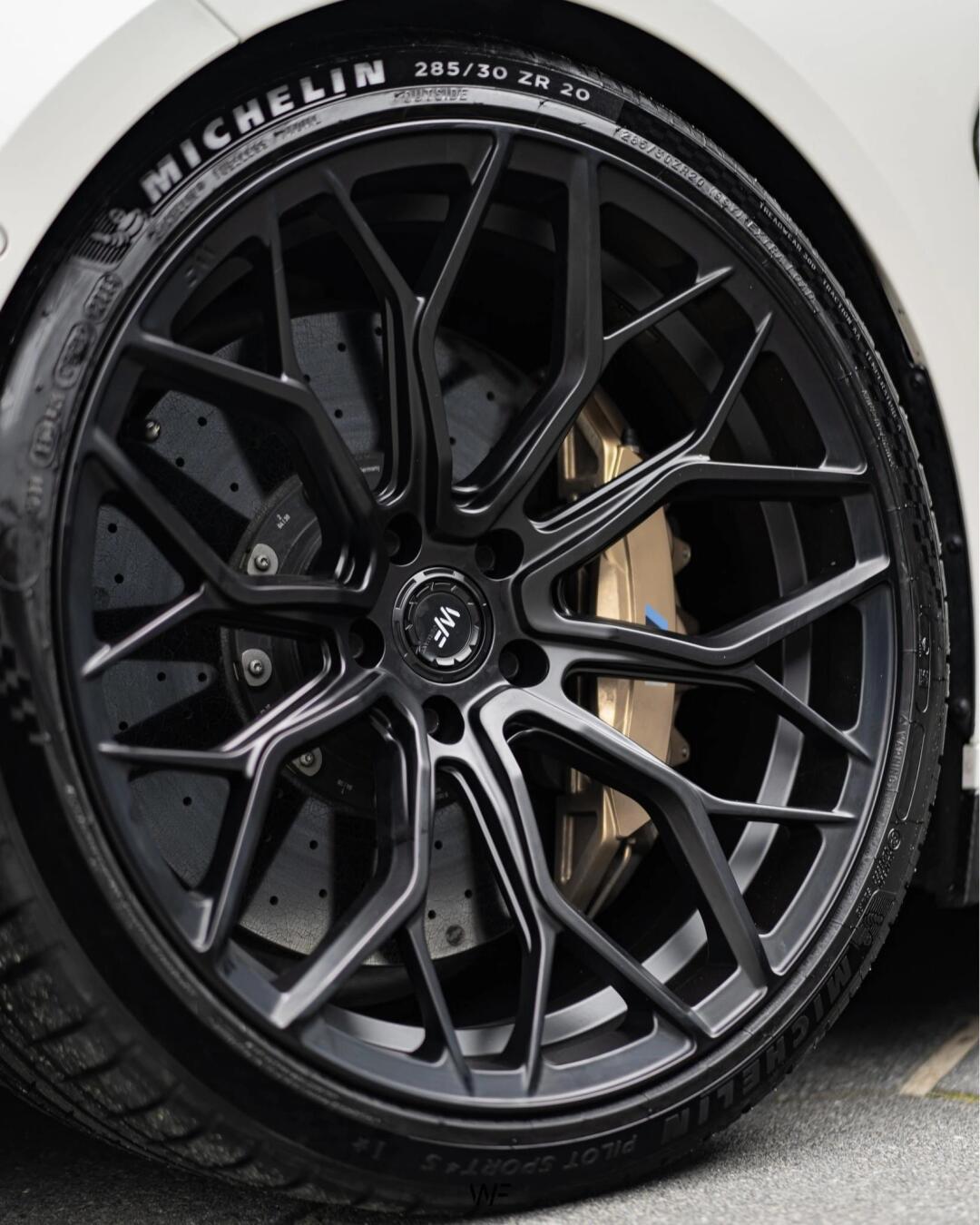 宝马m3旅行版改装德国wf he1极限凹轮毂