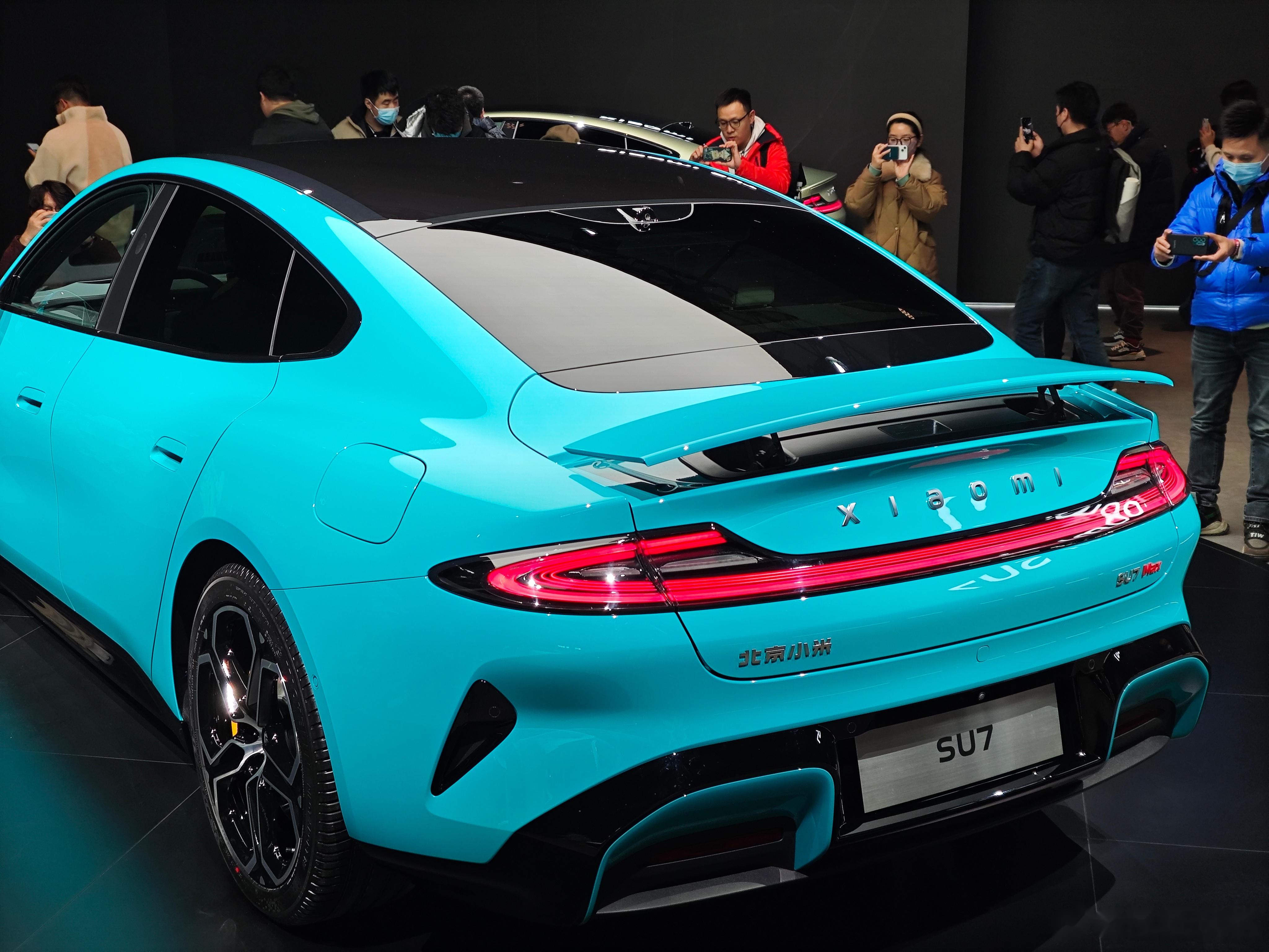 去年看了小米su7实车的时候就挺上头的,实车带来的视觉冲击力完全不是