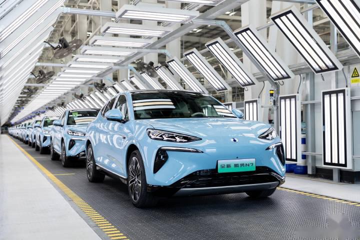 【比亚迪700万新能源车下线,树立了全新的销量里程碑】 2024年3月25日