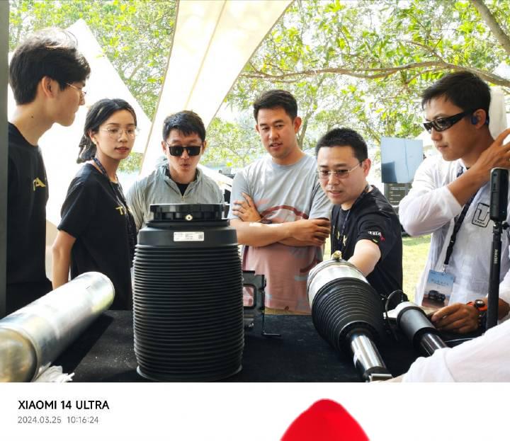 第一次在试驾会的workshop现场看到有准备烟灰缸的.