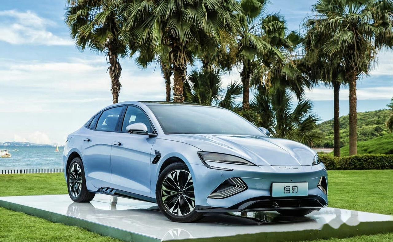 当前位置:>易车>社区>海豹社区>比亚迪海豹荣耀版后天上市,你觉得起