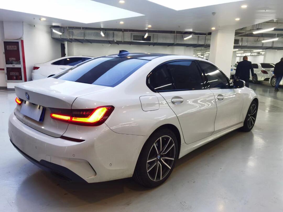 19年宝马325li m运动,外白内黑,多功能方向盘,鸡腿挡,大屏导航,全景