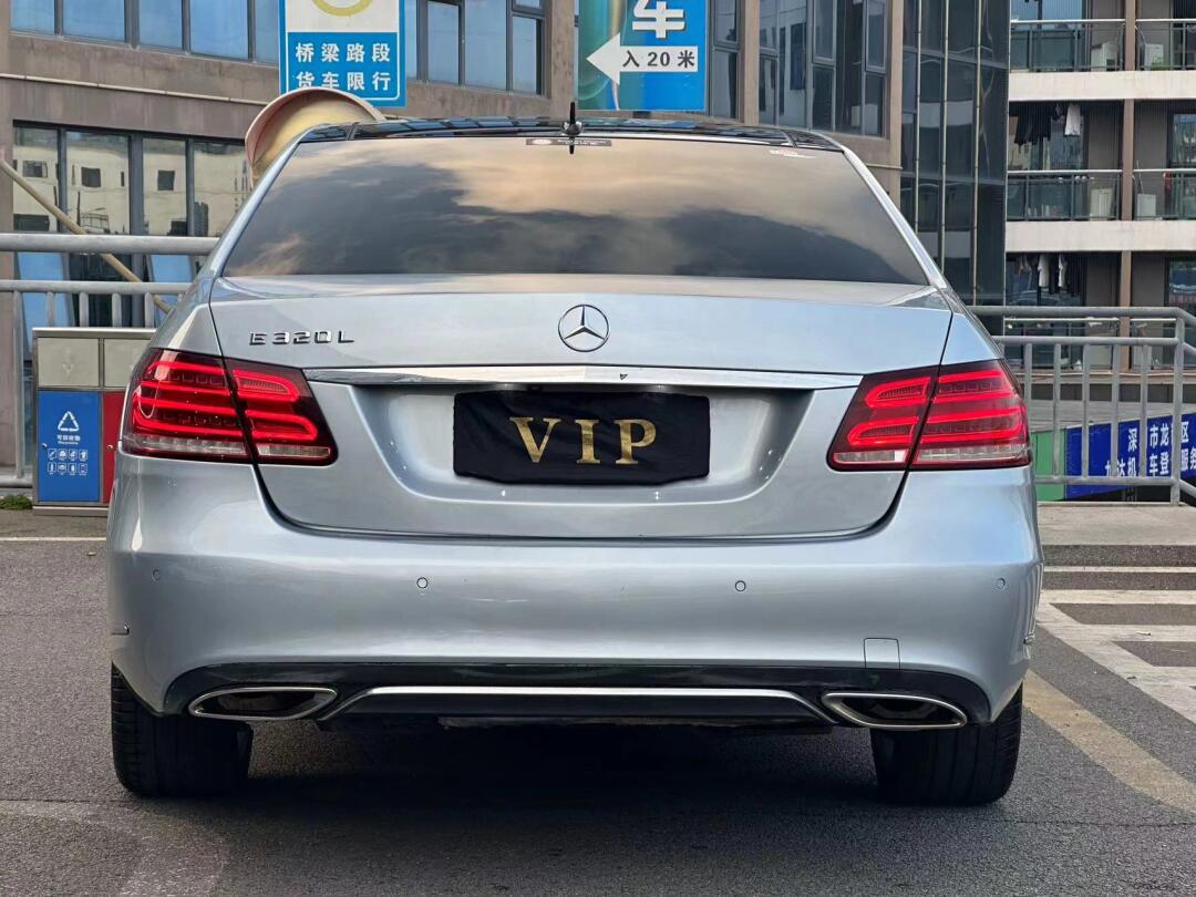 15年奔驰e320l 表显11万公里 配置:定速巡航 倒车影像 可变转向比 无