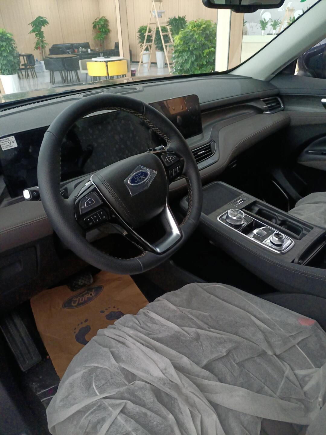 福特领裕一款中大型的suv,现有5座6座7座三款车型_福特equator社区