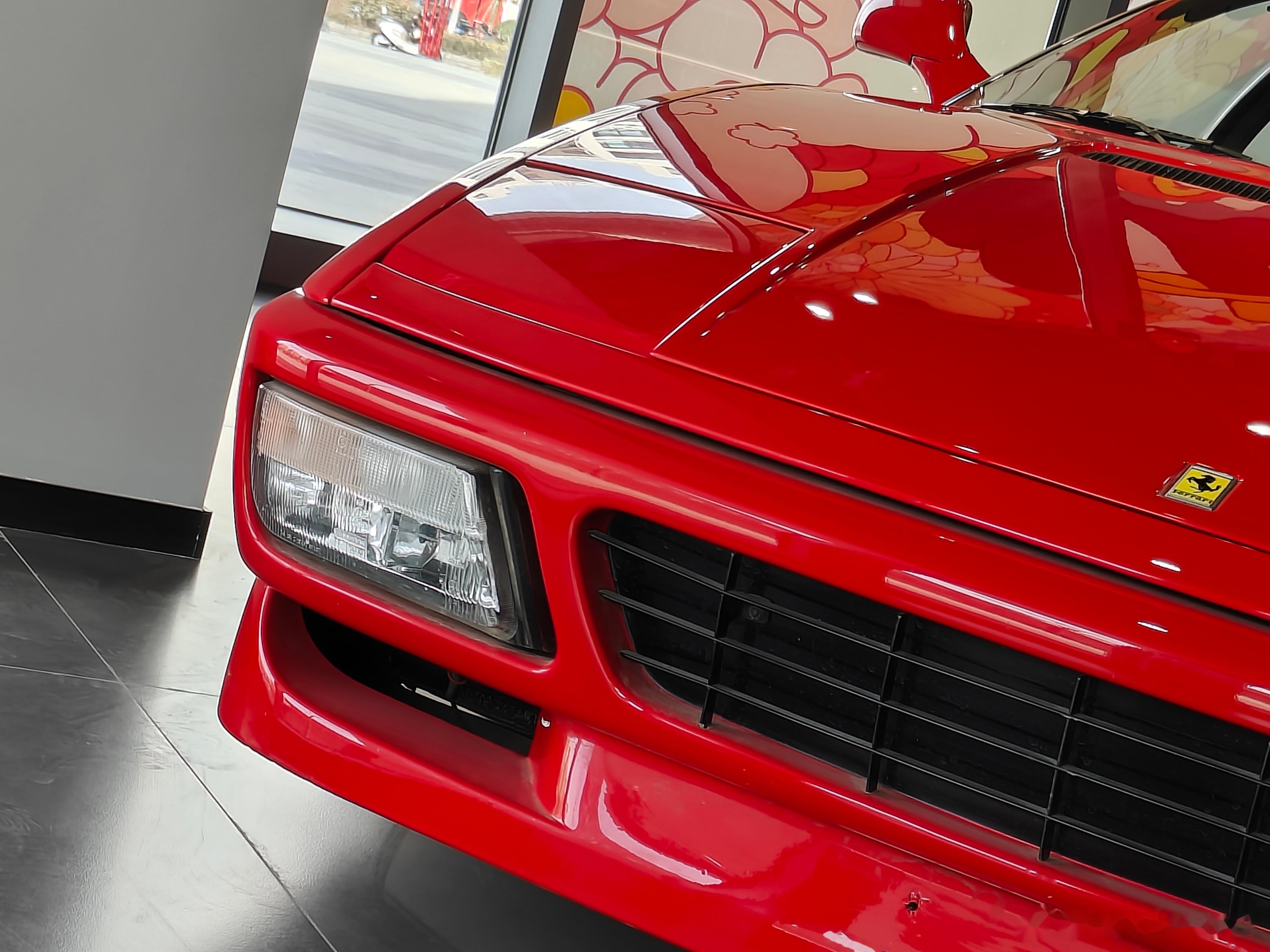 在离开银川前,拍了一下悠阅城的这台从日本漂洋过海的法拉利348ts