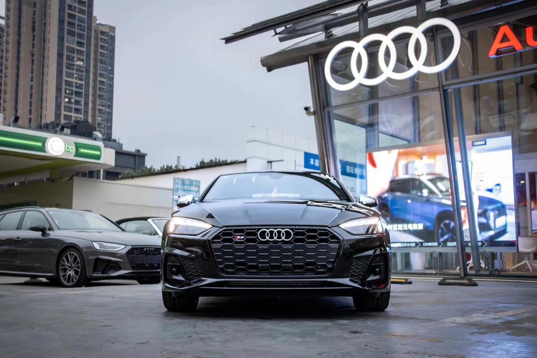 明明可以靠颜值偏靠实力的奥迪s5