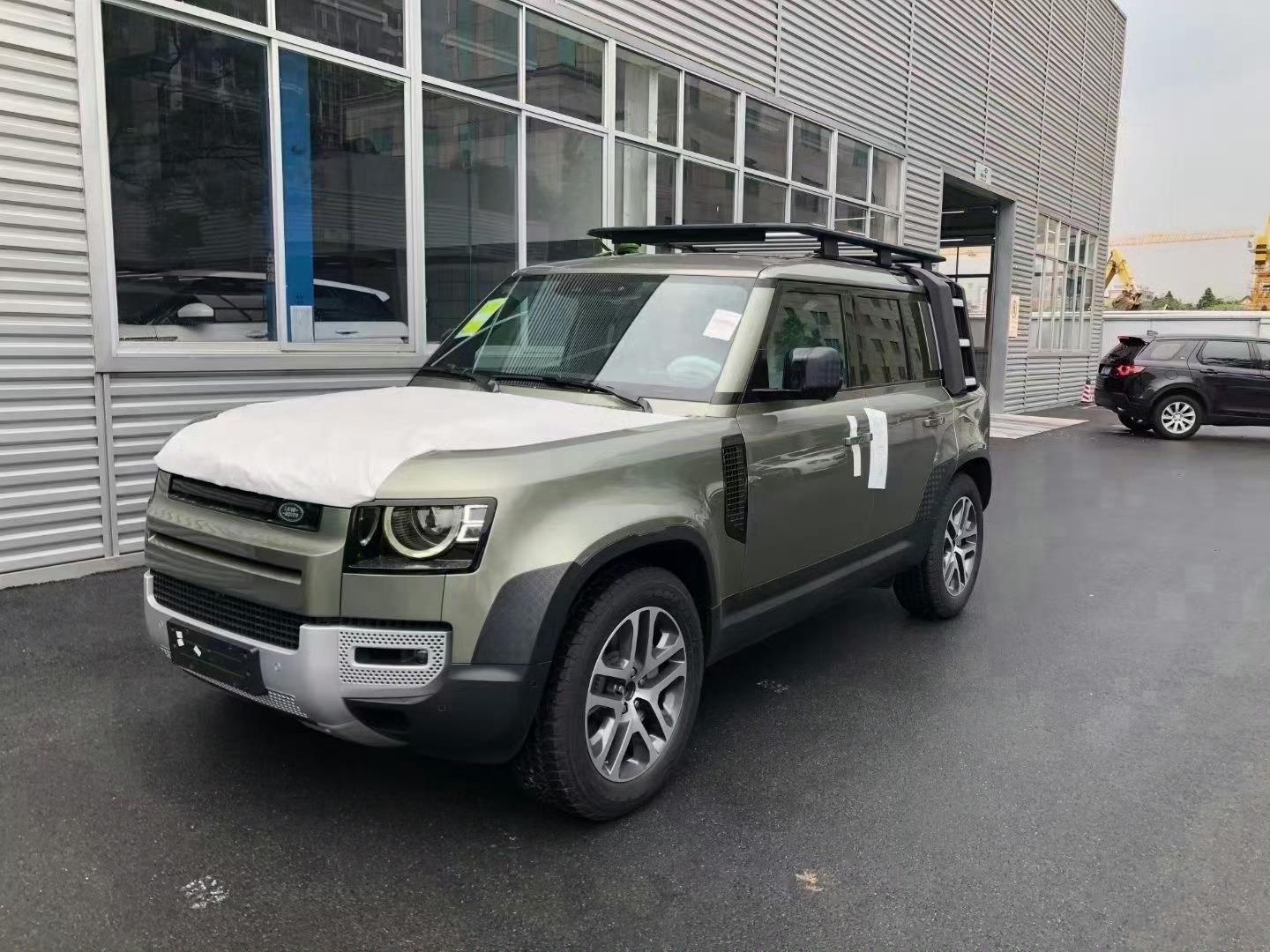 作为路虎品牌的经典之作,也是硬核越野suv的代表车型,路虎卫士一直