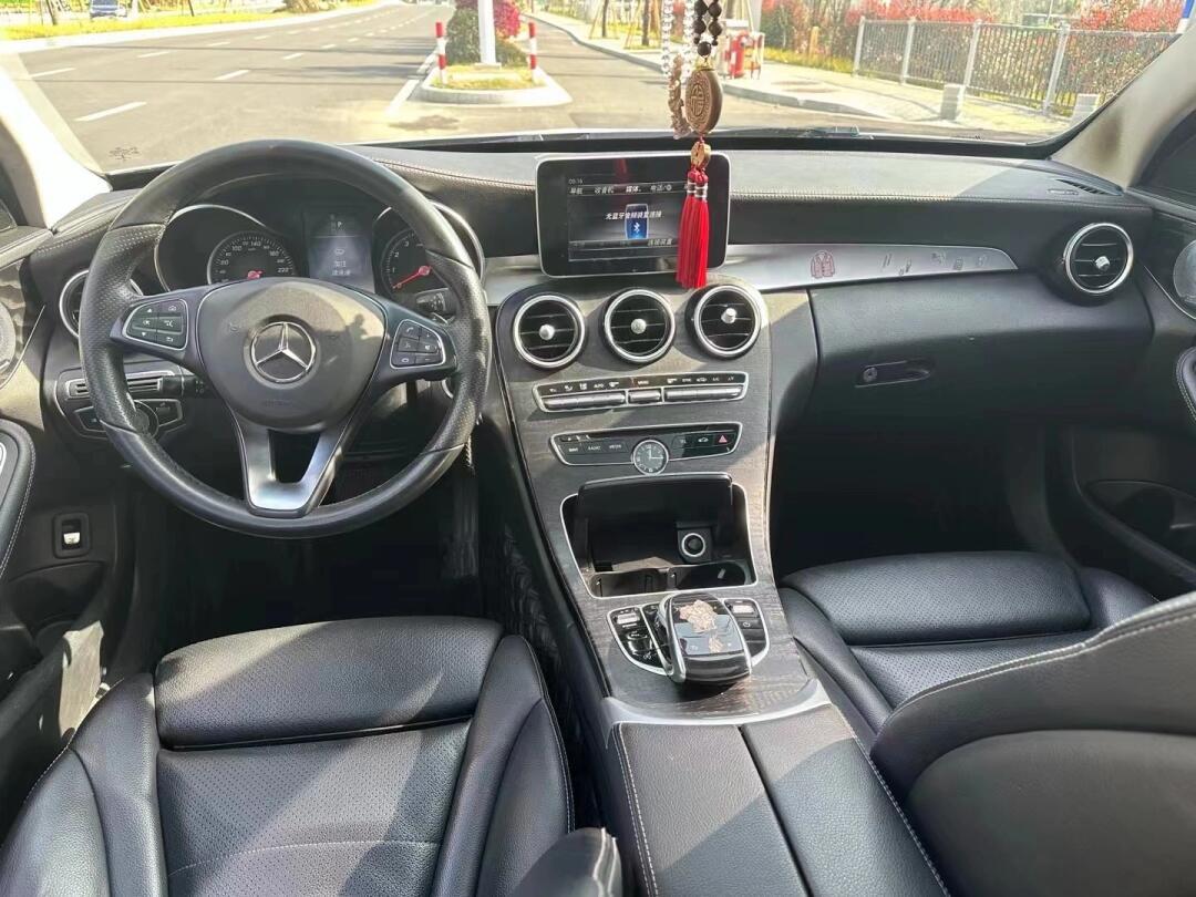 2018款奔驰c200 l成就特别版2.0t 配置多功能方向盘 双电动座椅90