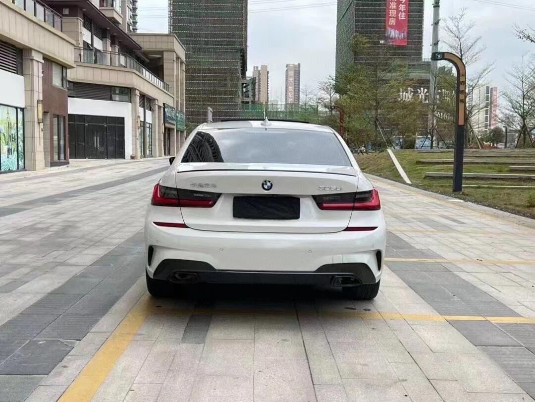 20年宝马320li运动耀夜版