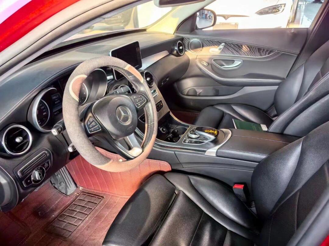 奔驰c级 2015款 c 180 l 运动型 行驶了9万公里.