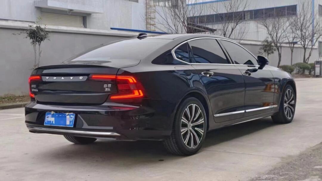 21款沃尔沃s90智远豪华,高配,8at变速箱,液晶仪表,水晶档把,哈曼卡顿