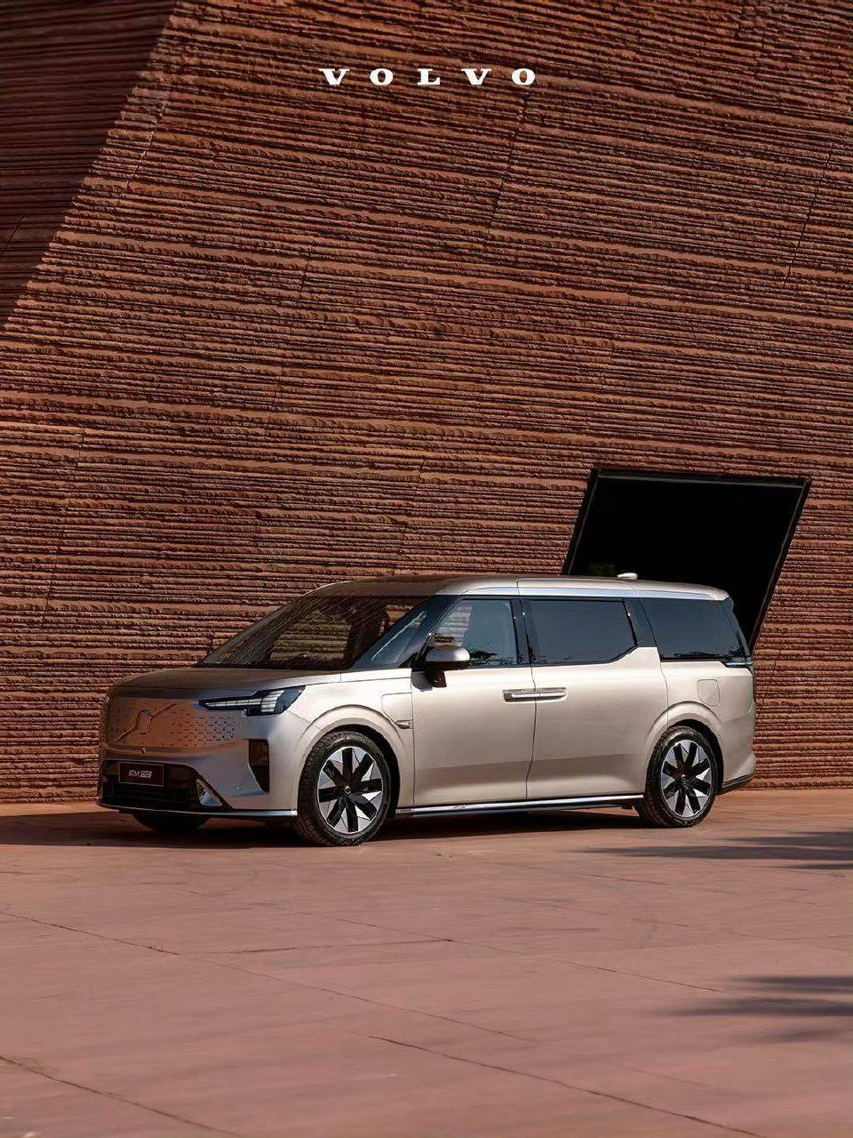 作为沃尔沃品牌首款纯电 mpv,em90 是一款专为纯电动_沃尔沃em90社区