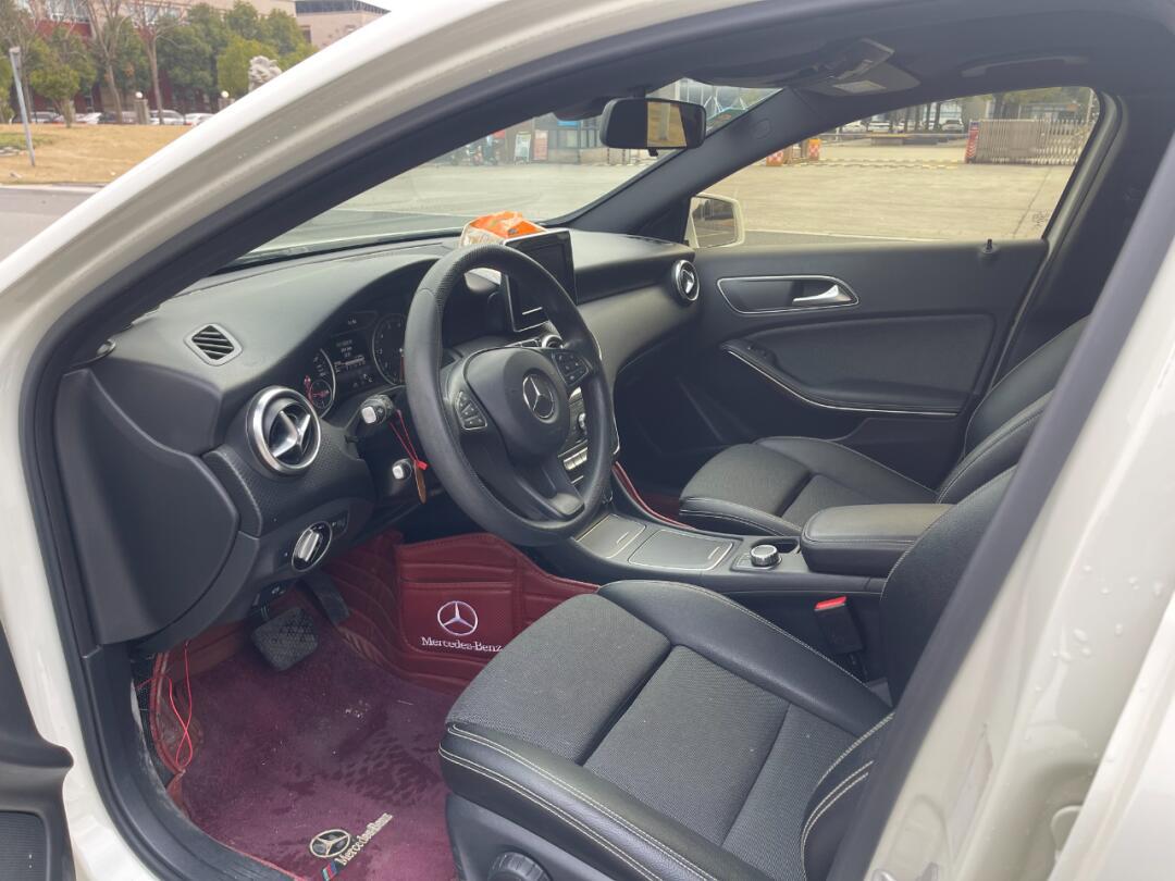 两箱的奔驰a180 在线出7.2w_奔驰a级社区_易车社区