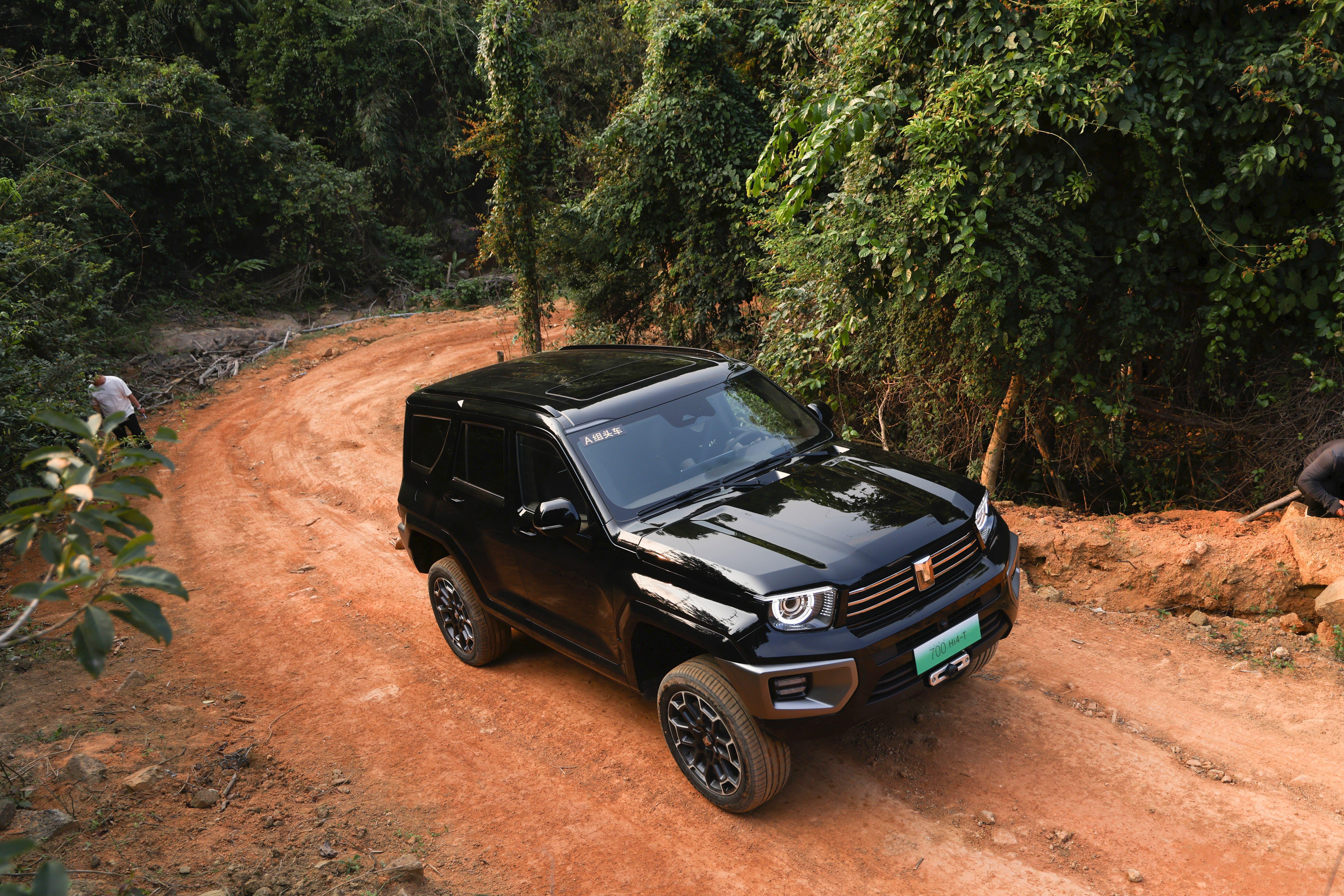 国产越野车在这几年愈发崛起了,从性能到配置都能看出来对于车辆的