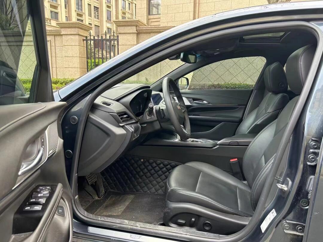 2021年凯迪拉克ct4 2.