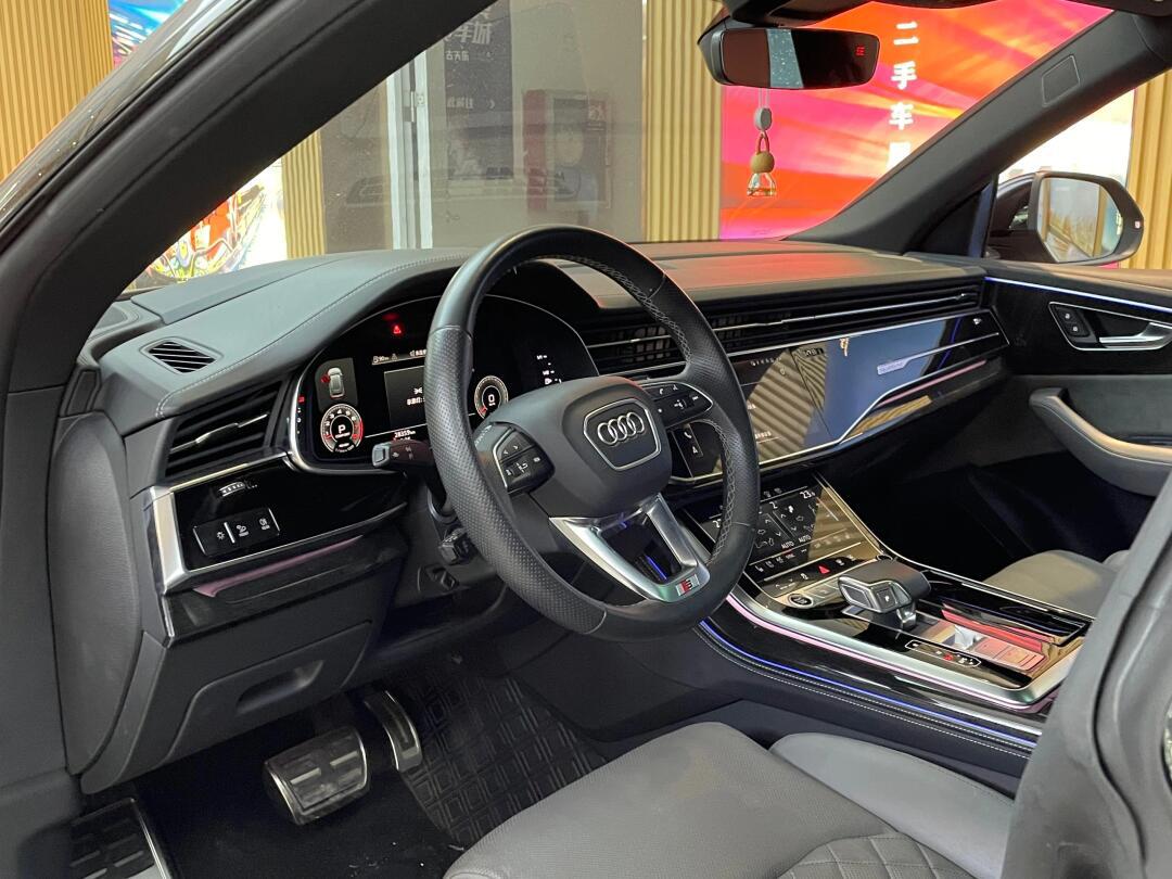 奥迪q8 2021款 55 tfsi 尊享动感型 主动转向系统/通风加热按摩 空