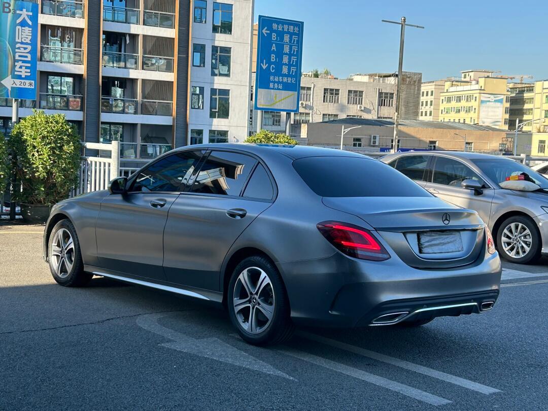 20款20年奔驰c260l运动版 4万多公里 运程启动 自动泊车入位 液晶仪表