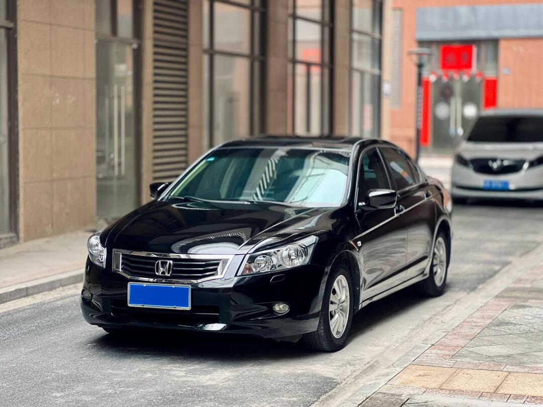 今日考古车型之10款八代雅阁,这是雅阁最辉煌的时光,今天依然有人调侃