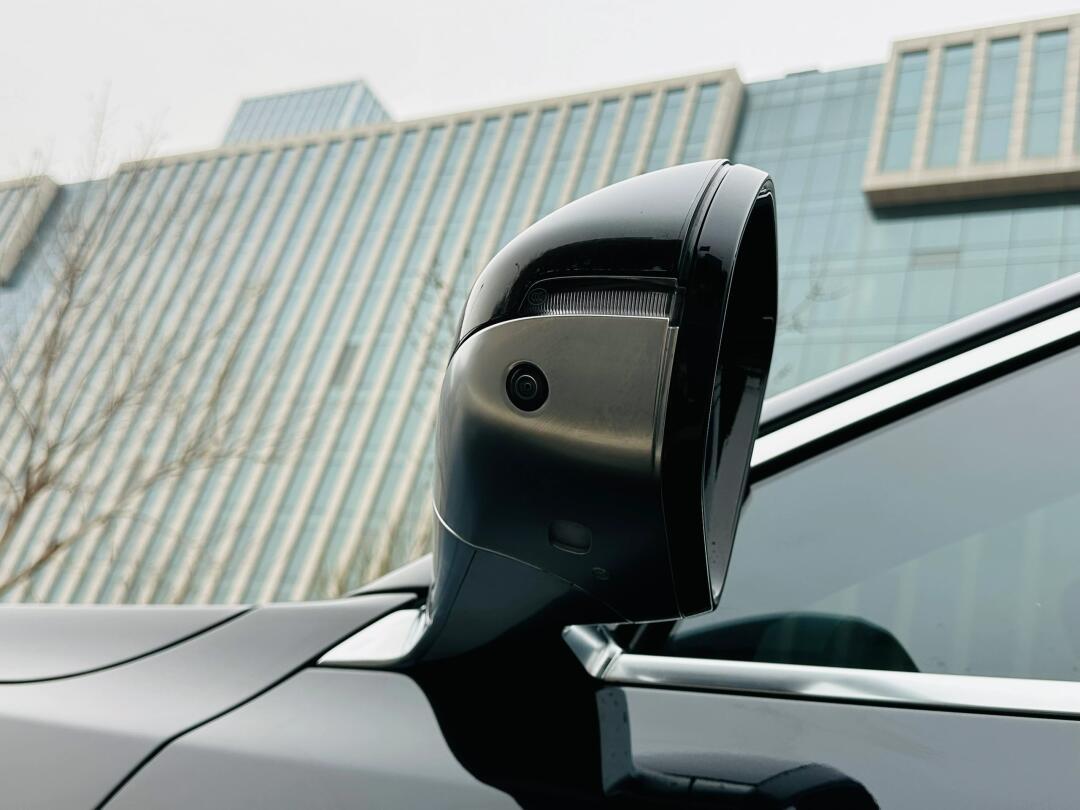 24年理想l9max北京一手8000公里全车原版两块划痕补漆