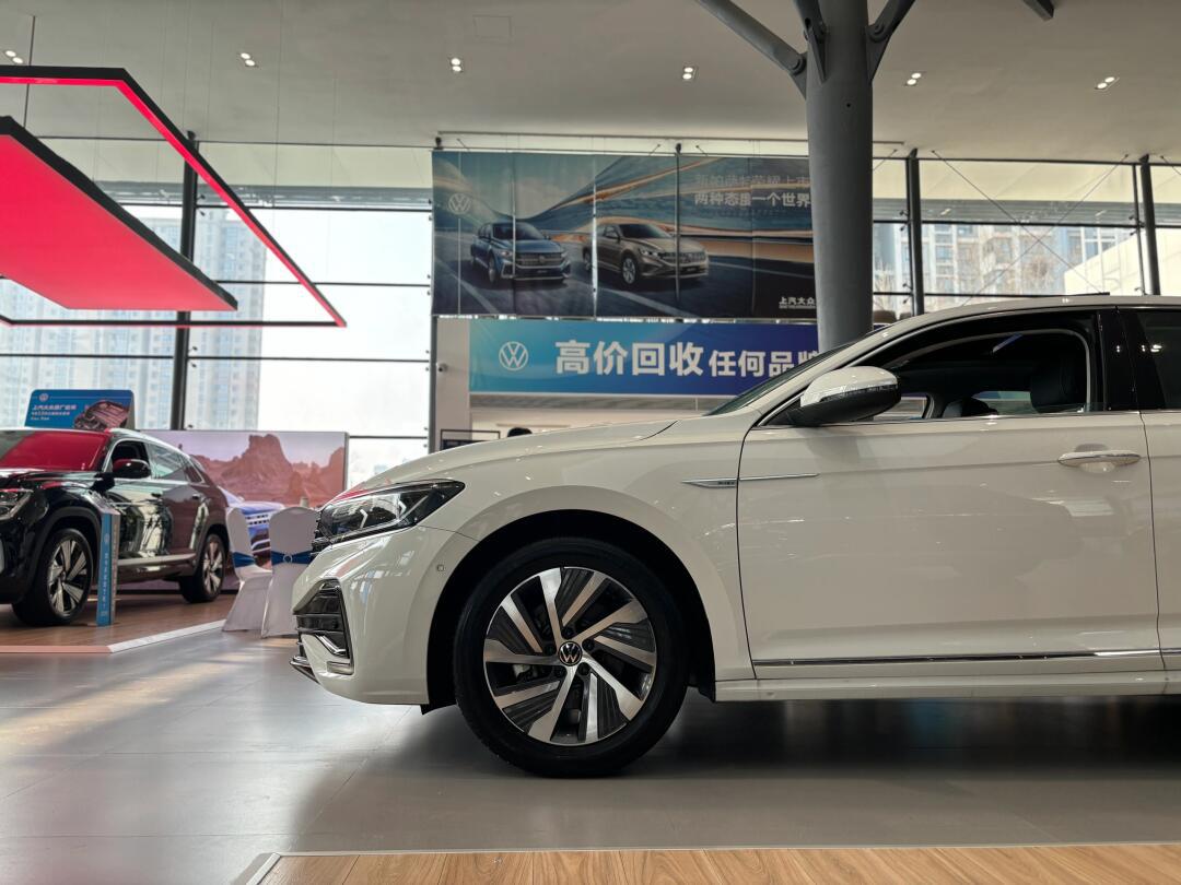 被帕萨特phev的白色外观惊艳到了_帕萨特社区_易车社区