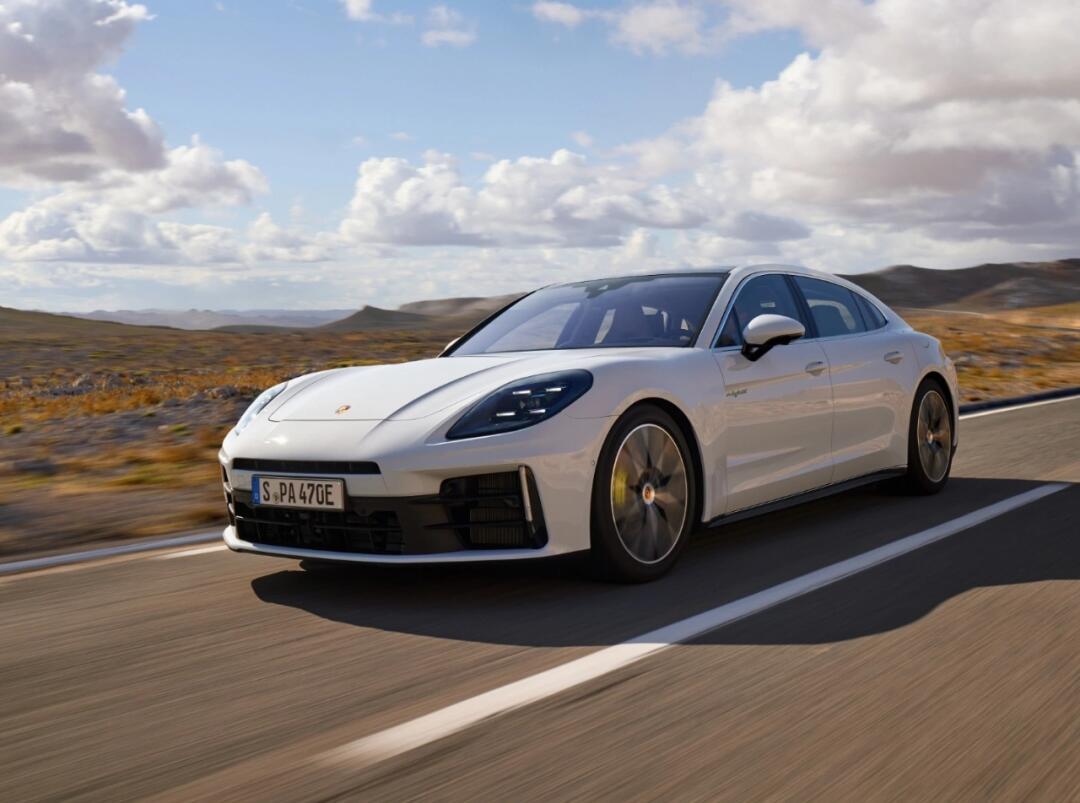 保时捷官宣了新一代panamera e-hybrid系列的售价,计划在北京车展上