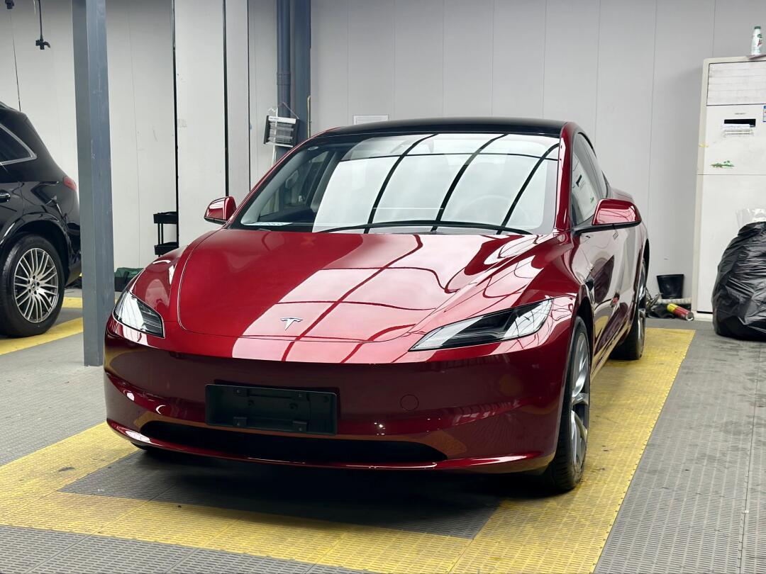 特斯拉焕新版model3