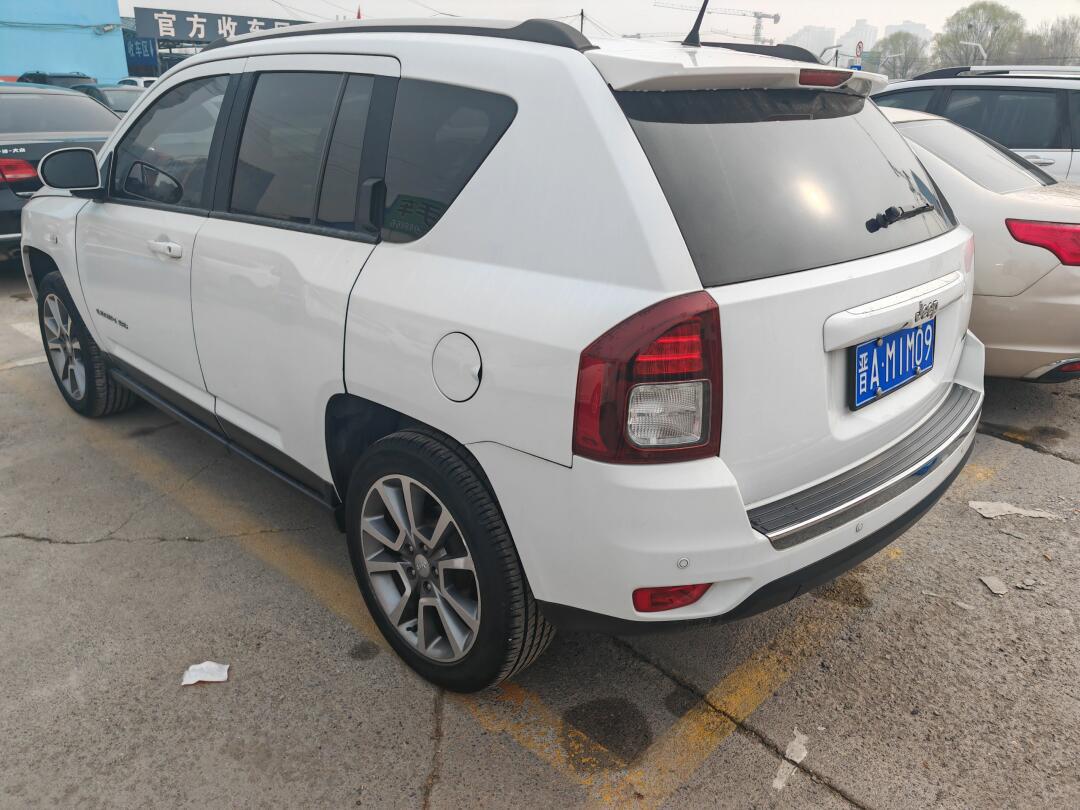 新到2014年吉普指南者(进口).个人一手.两件喷漆.七万多公里.