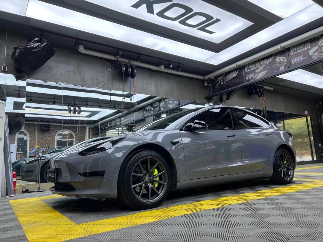 特斯拉model 3 高亮水泥灰 即刻换新 熏黑尾灯膜_model 3社区_易车