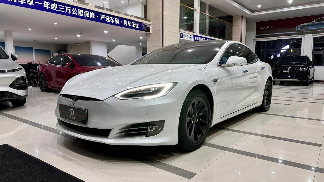 9款特斯拉model s长续航 19年6月出厂 19年7月上牌 选配 珍珠白车漆