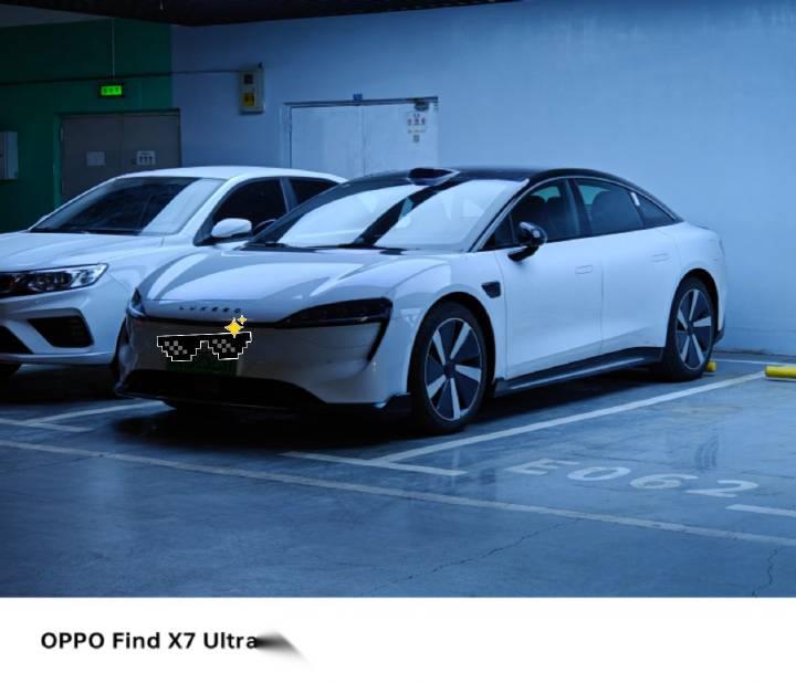 第一次见到智界s7,比我想象中精干多了,有点小r8的感觉.