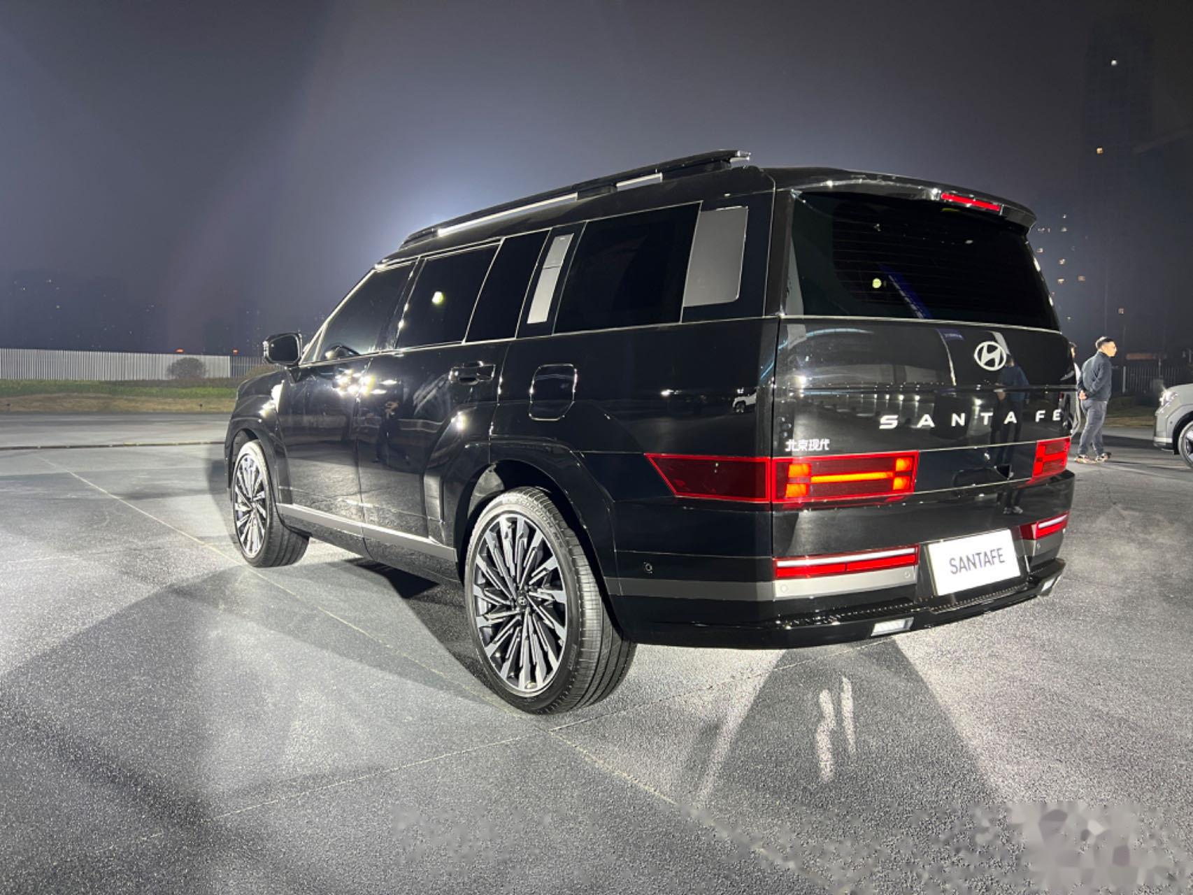 我觉得白色很不错. 猜一下胜达价格