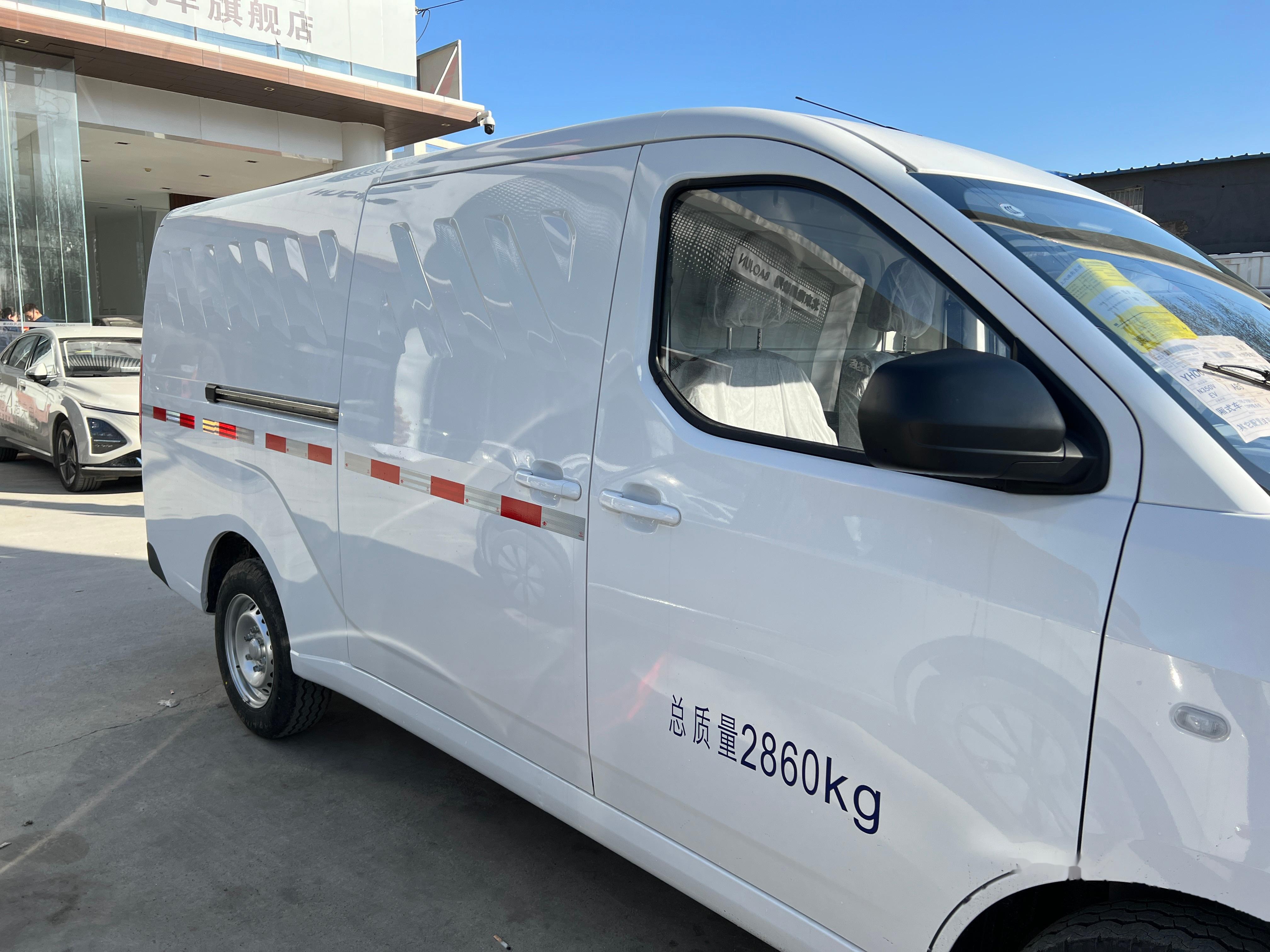 我一直想找辆既实用又好看的货车,没想到五菱扬光就这么合适!