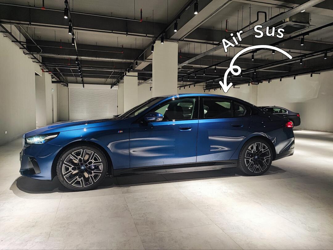 bmw i5 2024 ev luxury sedan0773