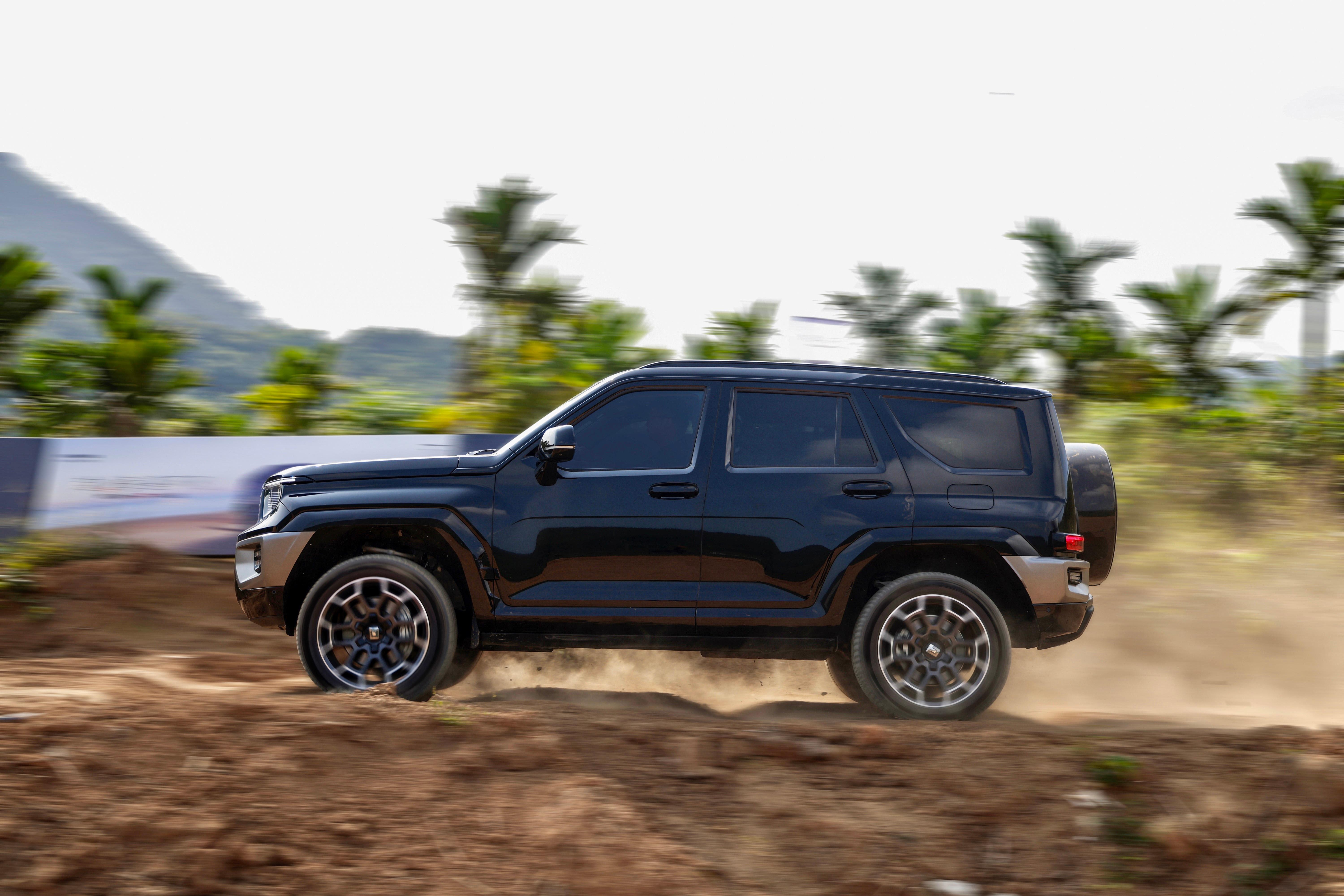 国内的汽车市场越野车本来就相对受欢迎, 最近几年大的厂商的各种级别