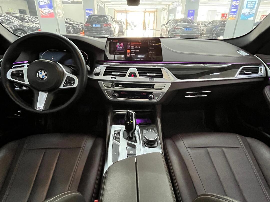 新到20年宝马525lim运动,一手5万公里,23.