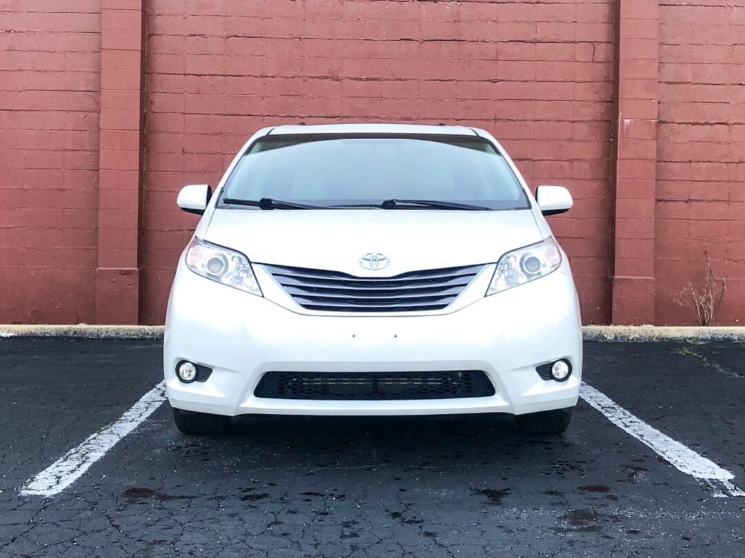 07【il现车】2017 toyota sienna xle ,里程只有56615万_sienna