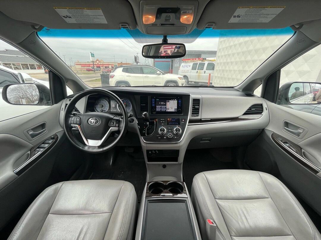 07【il现车】2017 toyota sienna xle ,里程只有56615万_sienna