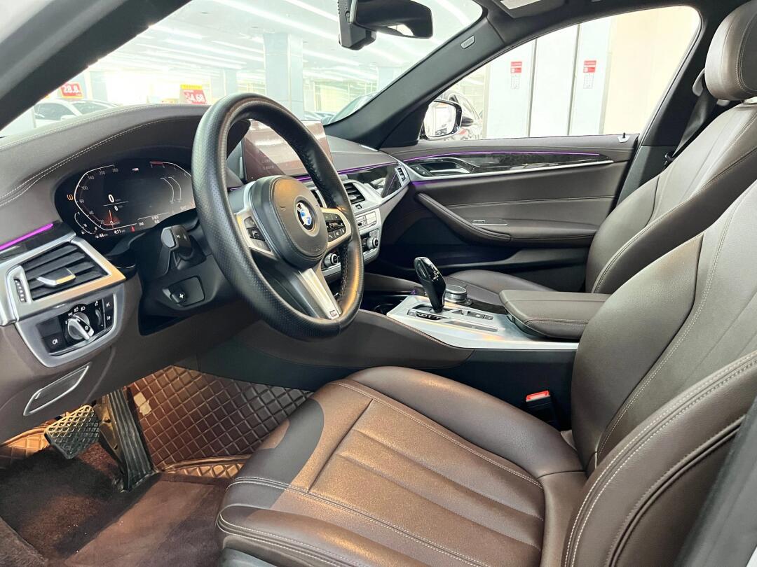 新到20年宝马525lim运动,一手5万公里,23.