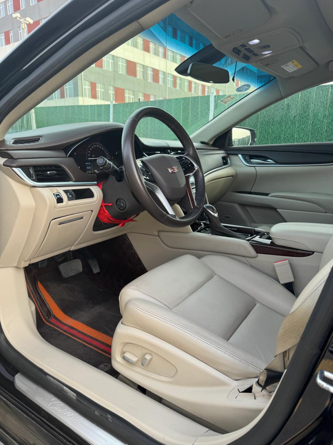 15年凯迪拉克xts 2.0t 自动全景天窗 boss音响 双电动座椅 五万多公