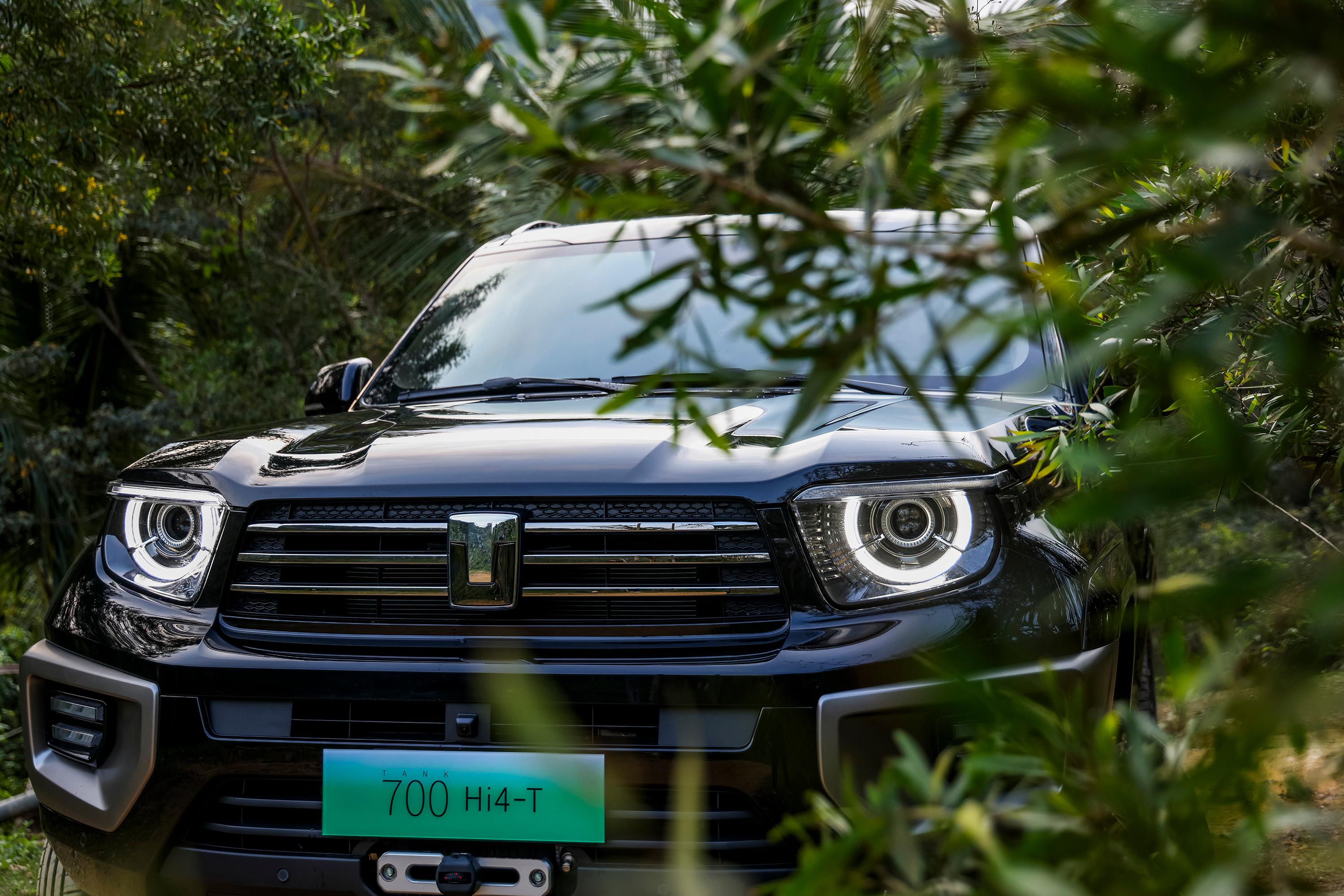 坦克700 hi4-t这绝对是越野爱好者们的福音,国内越野车的天花板.