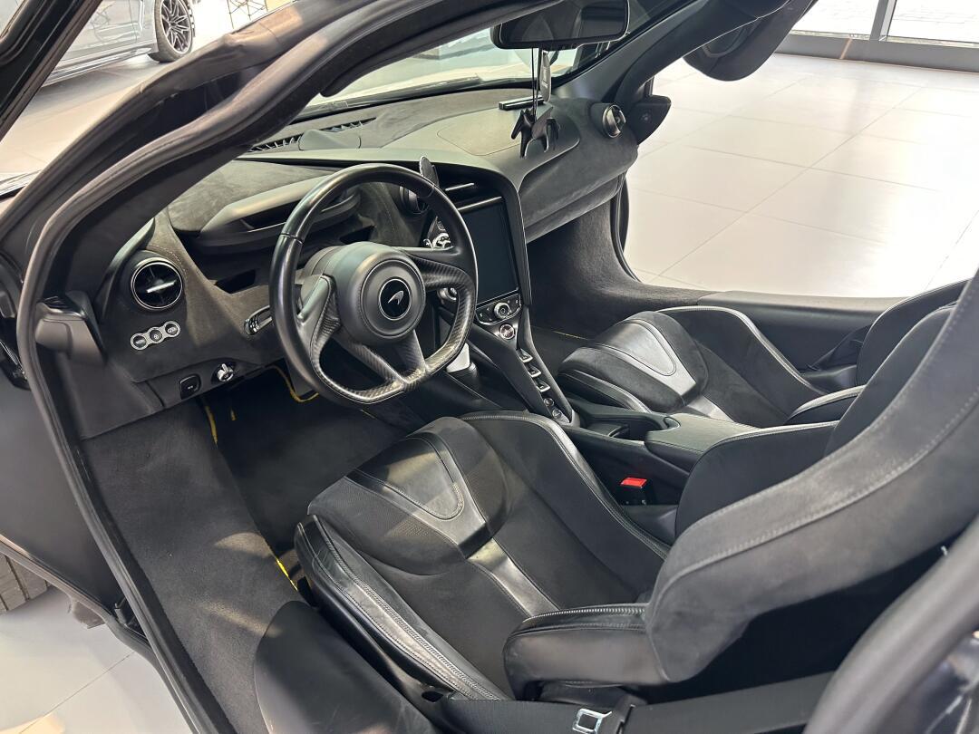 这台迈凯轮720s开在路上,你会回头看吗?_有钱人的社区_易车社区