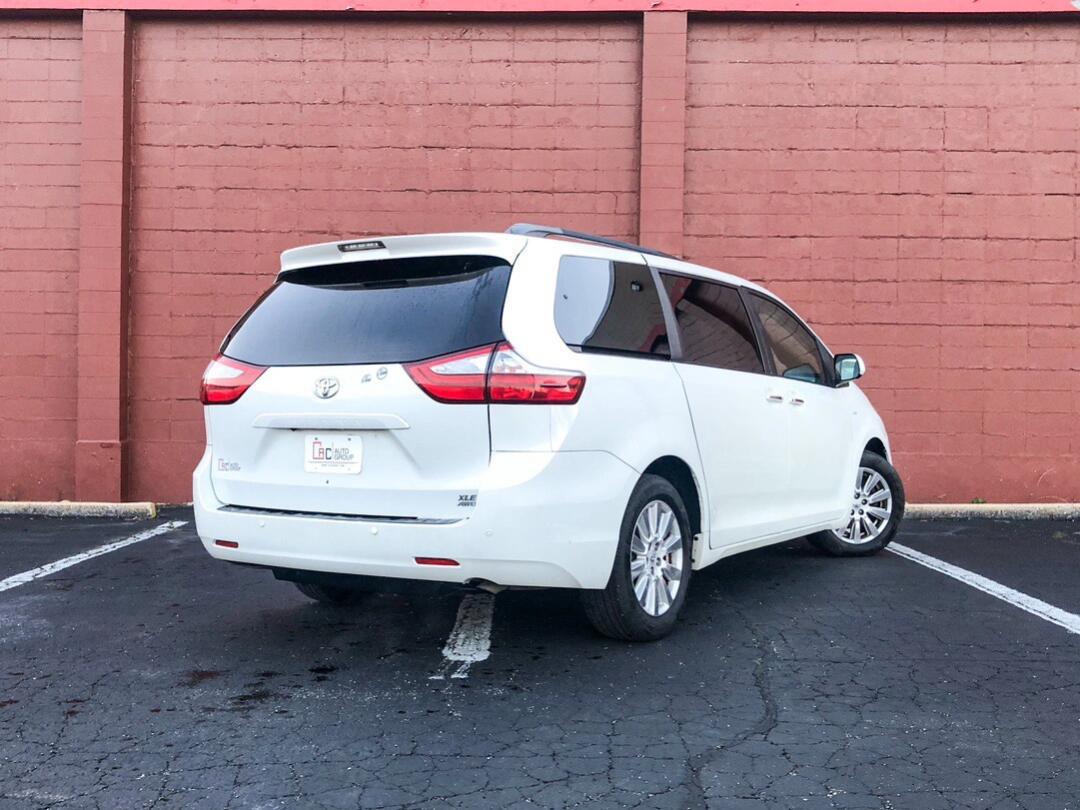 07【il现车】2017 toyota sienna xle ,里程只有56615万_sienna