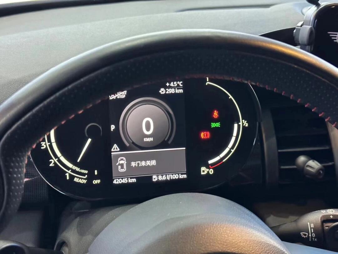 大满配的宝马minicoopers很难让人不心动