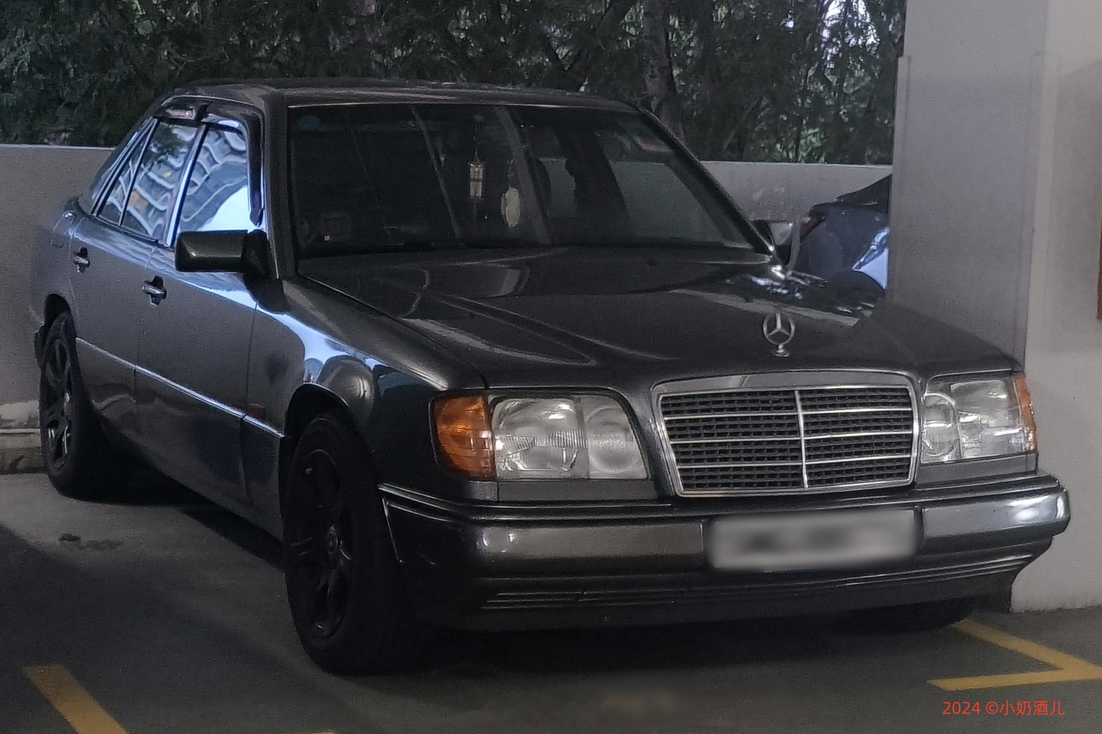 街车拍 新加坡 阿尔法罗密欧 16gt 路虎 88 奔驰 320ce cab 奔_有钱人