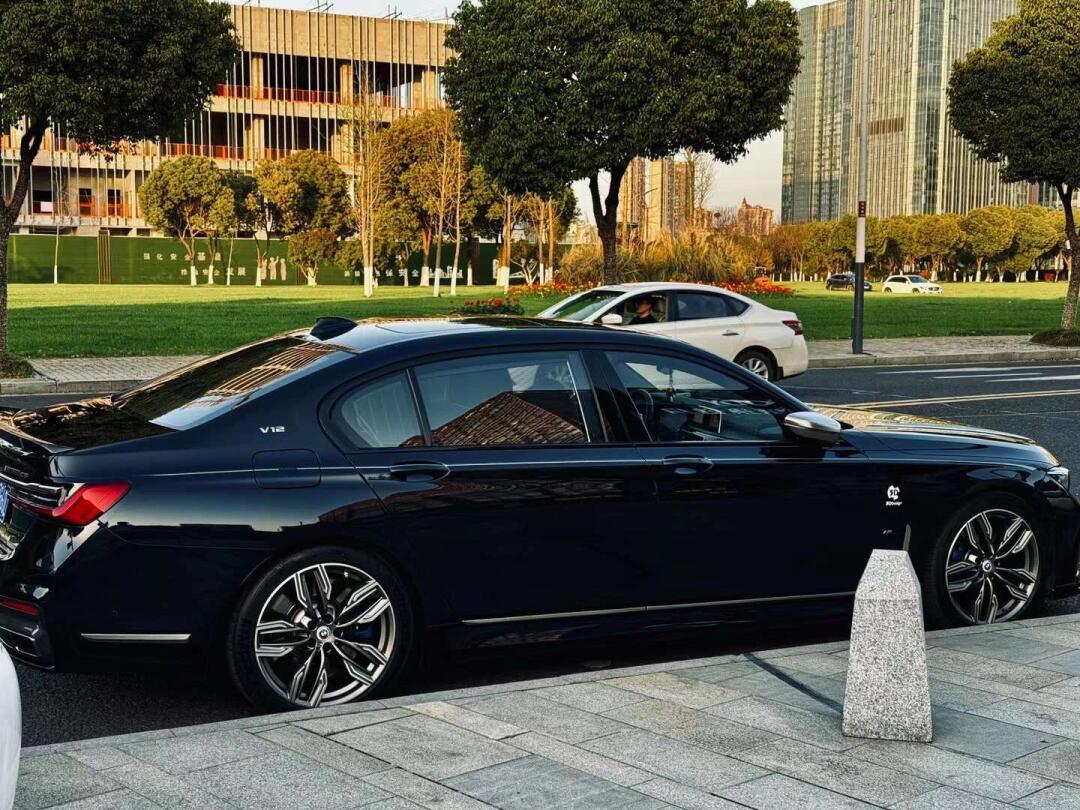 bmw g12 760 艺术与技术的巅峰之作